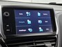 Peugeot 2008 SUV Allure 110pk | Lage kilometerstand! | Navigatie | Achteruitrijcamera | Climate Control | Cruise Control | Parkeersensoren | Half lederen sportstoelen | Apple Carplay / Android Auto | Bluetooth | Elektrisch inklapbare spiegels | Automatisch dimlicht | Regensensor | Donker getint glas | 100% dealeronderhouden | 16" lichtmetalen velgen |