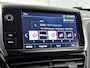 Peugeot 2008 SUV Allure 110pk | Lage kilometerstand! | Navigatie | Achteruitrijcamera | Climate Control | Cruise Control | Parkeersensoren | Half lederen sportstoelen | Apple Carplay / Android Auto | Bluetooth | Elektrisch inklapbare spiegels | Automatisch dimlicht | Regensensor | Donker getint glas | 100% dealeronderhouden | 16" lichtmetalen velgen |