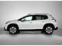Peugeot 2008 SUV Allure 110pk | Lage kilometerstand! | Navigatie | Achteruitrijcamera | Climate Control | Cruise Control | Parkeersensoren | Half lederen sportstoelen | Apple Carplay / Android Auto | Bluetooth | Elektrisch inklapbare spiegels | Automatisch dimlicht | Regensensor | Donker getint glas | 100% dealeronderhouden | 16" lichtmetalen velgen |