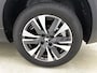 Peugeot 2008 SUV Allure 110pk | Lage kilometerstand! | Navigatie | Achteruitrijcamera | Climate Control | Cruise Control | Parkeersensoren | Half lederen sportstoelen | Apple Carplay / Android Auto | Bluetooth | Elektrisch inklapbare spiegels | Automatisch dimlicht | Regensensor | Donker getint glas | 100% dealeronderhouden | 16" lichtmetalen velgen |
