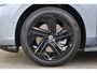 Volkswagen ID.7 Tourer GTX Limited Edition 86 kWh 340PK / 250kW, LED Matrix (IQ.Light), 360° rondomzichtcamera (Area View), elektrisch verstelbare ErgoActive voorstoelen met gehuegen- en massagefunctie, panoramadak, head-up display, verwarm- en ventileerbare voorstoelen, Keyless Entry & Go, verwarmbare voorruit, verwarmbaar multifunctioneel lederen stuurwiel, Apple Carplay & Android Auto, dodehoekdetectie (Side Assist), verwarmbare achterbank, dynamische grootlichtassistent (Dynamic Light Assist), 20'' LMV 'Skagen', dodehoekdetectie (Side Assist), elektrisch verstel-, verwarm- en inklapbare buitenspiegels etc.