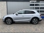 Audi Q5 50 TFSI e Advanced Quattro Hybrid / AUTOMAAT/ 300 PK/ PANO/ TREKHAAK/ LEER/ LUCHTVERING/ PARK.SENSOR + 360 CAMERA/ STOELVERWARM./ MEMORYSEAT/ DODEHOEK/ CRUISE/ KEYLESS/ SMARTPHONE INTERFACE/ ELEK.ACHTERKLEP/ HEAD-UP/ 19'' LMV
