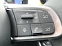 Jeep Avenger 1st Edition 54 kWh | CAMERA | ADAPTIVE CRUISE | DODEHOEKDETECTIE | STOEL+VOORRUITVERWARMING | PARKEERSENSOREN V+A | ELEKTRISCHE ACHTERKLEP | APPLE CARPLAY / ANDROID AUTO |