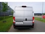 Peugeot Boxer 335 2.2 BlueHDi 140 L2H2 Premium in Topstaat |Metallic |Camera |Cruise |Navi |1 eigenaar |3500 KG |Mooie Camperbasis |BPM vrij |140 pk |EURO6D