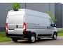 Peugeot Boxer 335 2.2 BlueHDi 140 L2H2 Premium in Topstaat |Metallic |Camera |Cruise |Navi |1 eigenaar |3500 KG |Mooie Camperbasis |BPM vrij |140 pk |EURO6D