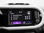 Renault Twingo Z.E. R80 Intens | 15" LMV | Licht- & Regensensor | Apple Carplay & Android Auto | Climate Control | Cruise Control & Snelheidsbegrenzer | Half-Lederen Bekleding | Stuurwiel & Versnellingspook Leder | DAB-Radio