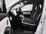 Renault Twingo Z.E. R80 Intens | 15" LMV | Licht- & Regensensor | Apple Carplay & Android Auto | Climate Control | Cruise Control & Snelheidsbegrenzer | Half-Lederen Bekleding | Stuurwiel & Versnellingspook Leder | DAB-Radio