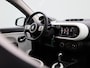 Renault Twingo Z.E. R80 Intens | 15" LMV | Licht- & Regensensor | Apple Carplay & Android Auto | Climate Control | Cruise Control & Snelheidsbegrenzer | Half-Lederen Bekleding | Stuurwiel & Versnellingspook Leder | DAB-Radio
