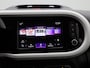 Renault Twingo Z.E. R80 Intens | 15" LMV | Licht- & Regensensor | Apple Carplay & Android Auto | Climate Control | Cruise Control & Snelheidsbegrenzer | Half-Lederen Bekleding | Stuurwiel & Versnellingspook Leder | DAB-Radio