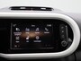 Renault Twingo Z.E. R80 Intens | 15" LMV | Licht- & Regensensor | Apple Carplay & Android Auto | Climate Control | Cruise Control & Snelheidsbegrenzer | Half-Lederen Bekleding | Stuurwiel & Versnellingspook Leder | DAB-Radio