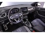 Volkswagen T-Roc R-Line 1.5 TSI 150pk DSG Automaat Panoramadak, Adaptive cruise control, Achteruitrijcamera, LED koplampen, Parkeersensoren, Airco, App connect