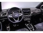 Volkswagen T-Roc R-Line 1.5 TSI 150pk DSG Automaat Panoramadak, Adaptive cruise control, Achteruitrijcamera, LED koplampen, Parkeersensoren, Airco, App connect