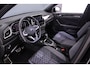 Volkswagen T-Roc R-Line 1.5 TSI 150pk DSG Automaat Panoramadak, Adaptive cruise control, Achteruitrijcamera, LED koplampen, Parkeersensoren, Airco, App connect