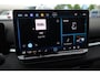 Volkswagen T-Roc 1.5 eTsi Limited Edition 116PK / 85kW Achteruitrijcamera, verwarmbare voorstoelen + stuurwiel, dodehoekdetectie (Side Assist), Apple Carplay & Android Auto, draadloos telefoon laden, 2-zone Climatronic airconditioning, plaatsbesparend reservewiel, 16'' LMV 'Bilbao', elektrisch verstel-, verwarm- en inklapbare buitenspiegels, DAB+, adaptieve cruise control (ACC) etc.