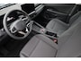 Volkswagen T-Roc 1.5 eTsi Limited Edition 116PK / 85kW Achteruitrijcamera, verwarmbare voorstoelen + stuurwiel, dodehoekdetectie (Side Assist), Apple Carplay & Android Auto, draadloos telefoon laden, 2-zone Climatronic airconditioning, plaatsbesparend reservewiel, 16'' LMV 'Bilbao', elektrisch verstel-, verwarm- en inklapbare buitenspiegels, DAB+, adaptieve cruise control (ACC) etc.