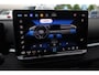 Volkswagen T-Roc 1.5 eTsi Limited Edition 116PK / 85kW Achteruitrijcamera, verwarmbare voorstoelen + stuurwiel, dodehoekdetectie (Side Assist), Apple Carplay & Android Auto, draadloos telefoon laden, 2-zone Climatronic airconditioning, plaatsbesparend reservewiel, 16'' LMV 'Bilbao', elektrisch verstel-, verwarm- en inklapbare buitenspiegels, DAB+, adaptieve cruise control (ACC) etc.