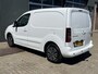 Peugeot Partner 120 1.6 BlueHDi Airco Cruise controle Trekhaak 1250kg trekgewicht 3-Peroons Parkeerhulp achter Schuifdeur Kastinrichting Euro 6 Bpm vrij voor particulier gebruik!!