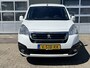 Peugeot Partner 120 1.6 BlueHDi Airco Cruise controle Trekhaak 1250kg trekgewicht 3-Peroons Parkeerhulp achter Schuifdeur Kastinrichting Euro 6 Bpm vrij voor particulier gebruik!!