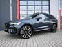 Volvo XC60 2.0 T6 AWD R-Design Long Range | Pano | Orrefors | Digitaal Dash | Leder | ACC | Memory | Camera | Keyless | 22'''| Stoelverwarming voor & achter | Stuurwielverwarming | Trekhaak | Led | Electric Seats | Carplay | Dodehoek Detectie