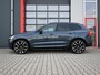 Volvo XC60 2.0 T6 AWD R-Design Long Range | Pano | Orrefors | Digitaal Dash | Leder | ACC | Memory | Camera | Keyless | 22'''| Stoelverwarming voor & achter | Stuurwielverwarming | Trekhaak | Led | Electric Seats | Carplay | Dodehoek Detectie