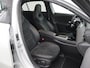 Mercedes-Benz A-klasse 180 AMG Line | Night | Panoramadak | Stoelverwarming | Digital Light |