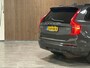 Volvo XC90 T8 AWD Recharge Ultra Dark | Vol! | Bowers & Wilkins | Luchtvering | Stoelventilatie | Trekhaak | 360 Camera | Head-Up Display | Stoelmassage | 455pk | Adaptieve Cruise Control | Stoelverwarming voor+achter | Stuurwielverwarming | Schuifdak | 20 Inch | Full LED Meesturende koplampen | Pilot Assist | BLIS Dode Hoek Detectie | Alcantara hemelbekleding | Lederen handgrepen en zonnekleppen | Elektrische voorstoelen geheugen | Nappa Lederen bekleding | Zitting verlenging voorstoelen | Lederen Dashboard | Google Infotainment | Keyless Drive | Parkeersensoren voor+achter | Privacy Glass | Elektrisch bedienbare achterklep | Geïntegreerde zongordijnen achterportieren | Geïntegreerd kinderzitje achterin | Verlichte instaplijsten | 7-Persoons | 4-Zone Climate Control | DAB Radio | Apple Carplay/Android Auto | Alarm Klasse III | Draadloos telefoon opladen | Volvo On Call met mobiele App functie | Platinum Grey Metallic |