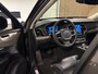 Volvo XC90 T8 AWD Recharge Ultra Dark | Vol! | Bowers & Wilkins | Luchtvering | Stoelventilatie | Trekhaak | 360 Camera | Head-Up Display | Stoelmassage | 455pk | Adaptieve Cruise Control | Stoelverwarming voor+achter | Stuurwielverwarming | Schuifdak | 20 Inch | Full LED Meesturende koplampen | Pilot Assist | BLIS Dode Hoek Detectie | Alcantara hemelbekleding | Lederen handgrepen en zonnekleppen | Elektrische voorstoelen geheugen | Nappa Lederen bekleding | Zitting verlenging voorstoelen | Lederen Dashboard | Google Infotainment | Keyless Drive | Parkeersensoren voor+achter | Privacy Glass | Elektrisch bedienbare achterklep | Geïntegreerde zongordijnen achterportieren | Geïntegreerd kinderzitje achterin | Verlichte instaplijsten | 7-Persoons | 4-Zone Climate Control | DAB Radio | Apple Carplay/Android Auto | Alarm Klasse III | Draadloos telefoon opladen | Volvo On Call met mobiele App functie | Platinum Grey Metallic |