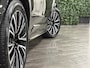Volvo XC90 T8 AWD Recharge Ultra Dark | Vol! | Bowers & Wilkins | Luchtvering | Stoelventilatie | Trekhaak | 360 Camera | Head-Up Display | Stoelmassage | 455pk | Adaptieve Cruise Control | Stoelverwarming voor+achter | Stuurwielverwarming | Schuifdak | 20 Inch | Full LED Meesturende koplampen | Pilot Assist | BLIS Dode Hoek Detectie | Alcantara hemelbekleding | Lederen handgrepen en zonnekleppen | Elektrische voorstoelen geheugen | Nappa Lederen bekleding | Zitting verlenging voorstoelen | Lederen Dashboard | Google Infotainment | Keyless Drive | Parkeersensoren voor+achter | Privacy Glass | Elektrisch bedienbare achterklep | Geïntegreerde zongordijnen achterportieren | Geïntegreerd kinderzitje achterin | Verlichte instaplijsten | 7-Persoons | 4-Zone Climate Control | DAB Radio | Apple Carplay/Android Auto | Alarm Klasse III | Draadloos telefoon opladen | Volvo On Call met mobiele App functie | Platinum Grey Metallic |