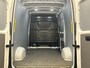 Volkswagen Crafter 35 2.0 TDI L3H3 | Geveerde ERGO-stoel | NAVI AppleCarplay/AndroidAuto | Camera | Betimmering | Cruise Control | DAB | Sidebars