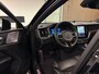 Volvo XC60 T8 AWD Recharge Ultra Black Edition | Bowers & Wilkins | Luchtvering | 4x Nieuwe All Season banden | Trekhaak | 360° Camera | 455pk | Head-Up Display | Adaptieve Cruise Control | Stoelverwarming voor+achter | Stuurwielverwarming | Schuifdak | Full LED Meesturende koplampen | Pilot Assist | BLIS Dode Hoek Detectie | Elektrische voorstoelen geheugen | R-Design Contour stoelen met wit stiksel en bies | Zitting verlenging voorstoelen | Lederen dashboard | 21 Inch | Google Infotainment | Keyless Drive | Elektrisch bedienbare achterklep | DAB Radio | Apple Carplay/Android Auto | Alarm Klasse III | Draadloos telefoon opladen | Volvo On Call met mobiele App functie | Onyx Black Metallic |