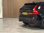 Volvo XC60 T8 AWD Recharge Ultra Black Edition | Bowers & Wilkins | Luchtvering | 4x Nieuwe All Season banden | Trekhaak | 360° Camera | 455pk | Head-Up Display | Adaptieve Cruise Control | Stoelverwarming voor+achter | Stuurwielverwarming | Schuifdak | Full LED Meesturende koplampen | Pilot Assist | BLIS Dode Hoek Detectie | Elektrische voorstoelen geheugen | R-Design Contour stoelen met wit stiksel en bies | Zitting verlenging voorstoelen | Lederen dashboard | 21 Inch | Google Infotainment | Keyless Drive | Elektrisch bedienbare achterklep | DAB Radio | Apple Carplay/Android Auto | Alarm Klasse III | Draadloos telefoon opladen | Volvo On Call met mobiele App functie | Onyx Black Metallic |