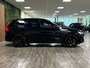 Volvo XC60 T8 AWD Recharge Ultra Black Edition | Bowers & Wilkins | Luchtvering | 4x Nieuwe All Season banden | Trekhaak | 360° Camera | 455pk | Head-Up Display | Adaptieve Cruise Control | Stoelverwarming voor+achter | Stuurwielverwarming | Schuifdak | Full LED Meesturende koplampen | Pilot Assist | BLIS Dode Hoek Detectie | Elektrische voorstoelen geheugen | R-Design Contour stoelen met wit stiksel en bies | Zitting verlenging voorstoelen | Lederen dashboard | 21 Inch | Google Infotainment | Keyless Drive | Elektrisch bedienbare achterklep | DAB Radio | Apple Carplay/Android Auto | Alarm Klasse III | Draadloos telefoon opladen | Volvo On Call met mobiele App functie | Onyx Black Metallic |