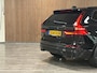 Volvo XC60 T8 AWD Recharge Ultra Black Edition | Bowers & Wilkins | Luchtvering | Trekhaak | 360° Camera | 455pk | Head-Up Display | Adaptieve Cruise Control | Stoelverwarming voor+achter | Stuurwielverwarming | Schuifdak | Full LED Meesturende koplampen | Pilot Assist | BLIS Dode Hoek Detectie | Elektrische voorstoelen geheugen | R-Design Contour stoelen met wit stiksel en bies | Zitting verlenging voorstoelen | Lederen dashboard | 21 Inch | Google Infotainment | Keyless Drive | Elektrisch bedienbare achterklep | DAB Radio | Apple Carplay/Android Auto | Alarm Klasse III | Draadloos telefoon opladen | Volvo On Call met mobiele App functie | Onyx Black Metallic |