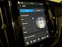 Volvo XC60 T8 AWD Recharge Ultra Black Edition | Bowers & Wilkins | Luchtvering | Trekhaak | 360° Camera | 455pk | Head-Up Display | Adaptieve Cruise Control | Stoelverwarming voor+achter | Stuurwielverwarming | Schuifdak | Full LED Meesturende koplampen | Pilot Assist | BLIS Dode Hoek Detectie | Elektrische voorstoelen geheugen | R-Design Contour stoelen met wit stiksel en bies | Zitting verlenging voorstoelen | Lederen dashboard | 21 Inch | Google Infotainment | Keyless Drive | Elektrisch bedienbare achterklep | DAB Radio | Apple Carplay/Android Auto | Alarm Klasse III | Draadloos telefoon opladen | Volvo On Call met mobiele App functie | Onyx Black Metallic |