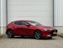 Mazda 3 2.0 e-SkyActiv-G M Hybrid Luxury / Fabrieksgarantie tot 01-2029 of 150.000km / Dealer Onderhouden / Adaptieve Cruise Control / BOSE Audio / Elektrische Bestuurderstoel met Geheugen /