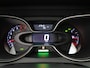 Renault Captur TCe 90 Intens | R-link navigatie | Parkeersensoren rondom met achteruitrijcamera en semi-automatisch parkeren | Climate Control | Two-tone metaalkleur |