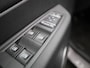 Renault Captur TCe 90 Intens | R-link navigatie | Parkeersensoren rondom met achteruitrijcamera en semi-automatisch parkeren | Climate Control | Two-tone metaalkleur |