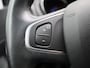 Renault Captur TCe 90 Intens | R-link navigatie | Parkeersensoren rondom met achteruitrijcamera en semi-automatisch parkeren | Climate Control | Two-tone metaalkleur |