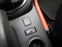 Renault Captur TCe 90 Intens | R-link navigatie | Parkeersensoren rondom met achteruitrijcamera en semi-automatisch parkeren | Climate Control | Two-tone metaalkleur |