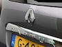 Renault Captur TCe 90 Intens | R-link navigatie | Parkeersensoren rondom met achteruitrijcamera en semi-automatisch parkeren | Climate Control | Two-tone metaalkleur |