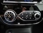 Renault Captur TCe 90 Intens | R-link navigatie | Parkeersensoren rondom met achteruitrijcamera en semi-automatisch parkeren | Climate Control | Two-tone metaalkleur |