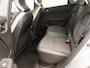 Renault Captur TCe 90 Intens | Apple CarPlay & Android Auto | Parkeersensoren v+a met achteruitrijcamera | Cruise control | Climate control | Lichtmetalen velgen | Two-tone metaalkleur |