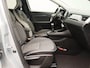 Renault Captur TCe 90 Intens | Apple CarPlay & Android Auto | Parkeersensoren v+a met achteruitrijcamera | Cruise control | Climate control | Lichtmetalen velgen | Two-tone metaalkleur |