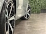 Volvo XC60 T8 AWD Recharge Ultra Dark | Luchtvering | Trekhaak | 360° Camera | 455pk | Head-Up Display | Harman Kardon | Adaptieve Cruise Control | Stoelverwarming voor+achter | Stuurwielverwarming | Schuifdak | Full LED Meesturende koplampen | Pilot Assist | BLIS Dode Hoek Detectie | Elektrische voorstoelen geheugen | Lederen bekleding | Zitting verlenging voorstoelen | Lederen dashboard | 21 Inch | Google Infotainment | Keyless Drive | Elektrisch bedienbare achterklep | DAB Radio | Apple Carplay/Android Auto | Alarm Klasse III | Draadloos telefoon opladen | Volvo On Call met mobiele App functie | Vapour Grey Metallic |
