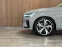 Volvo XC60 T8 AWD Recharge Ultra Dark | Luchtvering | Trekhaak | 360° Camera | 455pk | Head-Up Display | Harman Kardon | Adaptieve Cruise Control | Stoelverwarming voor+achter | Stuurwielverwarming | Schuifdak | Full LED Meesturende koplampen | Pilot Assist | BLIS Dode Hoek Detectie | Elektrische voorstoelen geheugen | Lederen bekleding | Zitting verlenging voorstoelen | Lederen dashboard | 21 Inch | Google Infotainment | Keyless Drive | Elektrisch bedienbare achterklep | DAB Radio | Apple Carplay/Android Auto | Alarm Klasse III | Draadloos telefoon opladen | Volvo On Call met mobiele App functie | Vapour Grey Metallic |