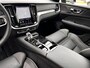 Volvo V60 2.0 T8 Plug-in hybrid AWD Plus Dark / Dealer onderhouden / Leder / Panorama schuifdak / Elektrisch verstelbare stoelen met memory / Elektrische achterklep / Adaptive Cruise Control / Stuur-, stoel- & achterbankverwarming / Camera / Apple Carplay/Android Auto / 18" Lichtmetalen velgen /