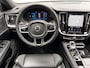 Volvo V60 2.0 T8 Plug-in hybrid AWD Plus Dark / Dealer onderhouden / Leder / Panorama schuifdak / Elektrisch verstelbare stoelen met memory / Elektrische achterklep / Adaptive Cruise Control / Stuur-, stoel- & achterbankverwarming / Camera / Apple Carplay/Android Auto / 18" Lichtmetalen velgen /