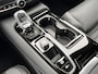 Volvo V60 2.0 T8 Plug-in hybrid AWD Plus Dark / Dealer onderhouden / Leder / Panorama schuifdak / Elektrisch verstelbare stoelen met memory / Elektrische achterklep / Adaptive Cruise Control / Stuur-, stoel- & achterbankverwarming / Camera / Apple Carplay/Android Auto / 18" Lichtmetalen velgen /