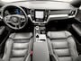 Volvo V60 2.0 T8 Plug-in hybrid AWD Plus Dark / Dealer onderhouden / Leder / Panorama schuifdak / Elektrisch verstelbare stoelen met memory / Elektrische achterklep / Adaptive Cruise Control / Stuur-, stoel- & achterbankverwarming / Camera / Apple Carplay/Android Auto / 18" Lichtmetalen velgen /