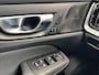 Volvo V60 2.0 T8 Plug-in hybrid AWD Plus Dark / Dealer onderhouden / Leder / Panorama schuifdak / Elektrisch verstelbare stoelen met memory / Elektrische achterklep / Adaptive Cruise Control / Stuur-, stoel- & achterbankverwarming / Camera / Apple Carplay/Android Auto / 18" Lichtmetalen velgen /